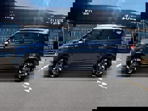 New 2025 Hyundai Venue Limited image 3