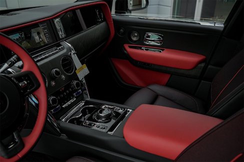 New 2026 Rolls-Royce Cullinan image 17