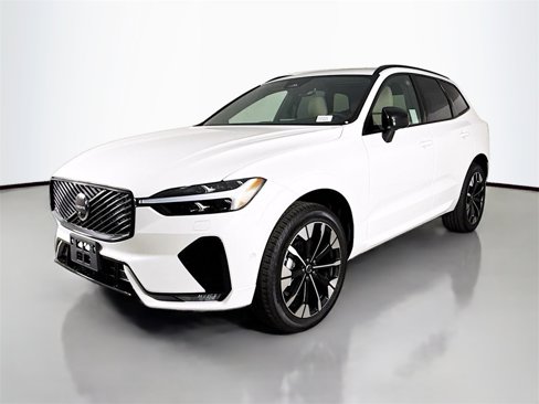 New 2026 Volvo XC60 B5 Plus w/ Climate Package PRO image 3