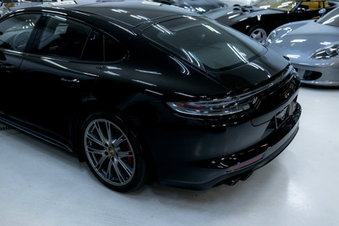 Used 2023 Porsche Panamera GTS image 36