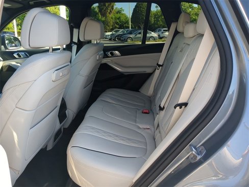 Certified 2025 BMW X5 xDrive50e w/ Premium Package image 15