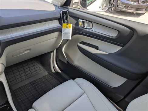 New 2026 Volvo XC40 B5 Plus w/ Protection Package Premier image 18