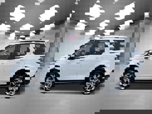 Used 2021 Land Rover Discovery Sport SE image 3