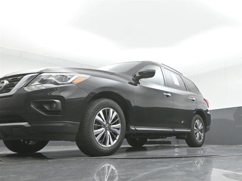 Used 2020 Nissan Pathfinder SV image 28