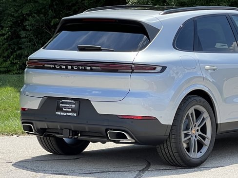 New 2025 Porsche Cayenne image 10