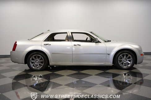 Used 2005 Chrysler 300 C w/ Navigation & Sound Group II image 14