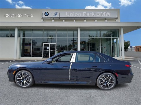 New 2026 BMW 750e xDrive w/ Premium Package image 7