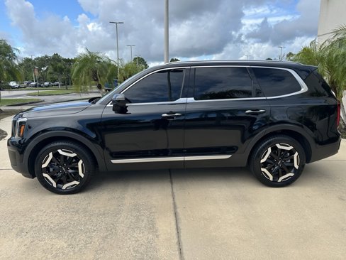 Used 2023 Kia Telluride S image 7