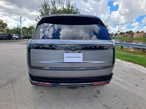 New 2025 Land Rover Range Rover SE image 6