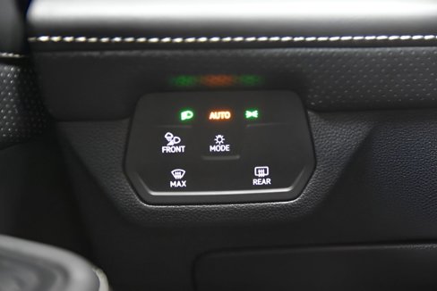 Used 2024 Volkswagen Atlas SE image 23