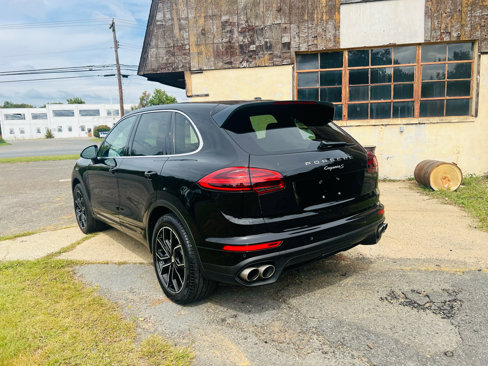 Used 2018 Porsche Cayenne S image 5