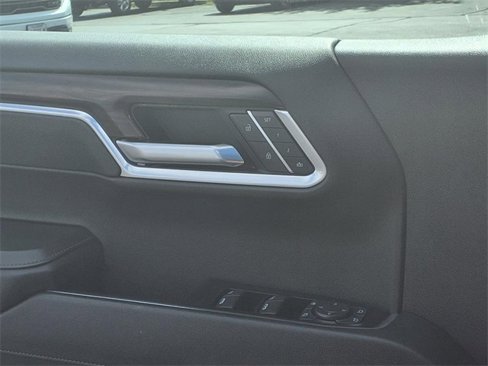 Used 2025 GMC Sierra 1500 SLT image 17