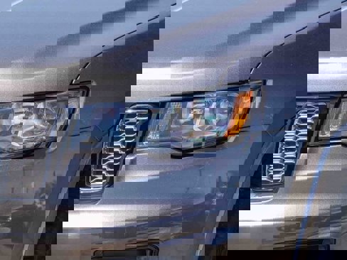 Certified 2018 Jeep Grand Cherokee Altitude image 8