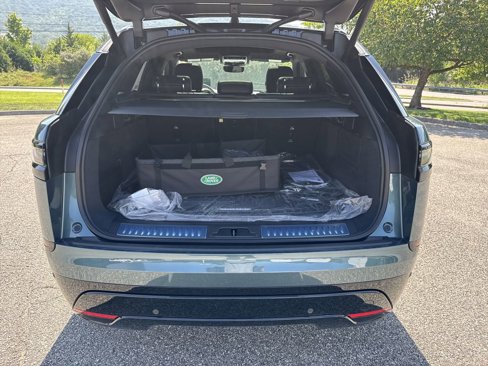 New 2026 Land Rover Range Rover Velar Dynamic SE image 12