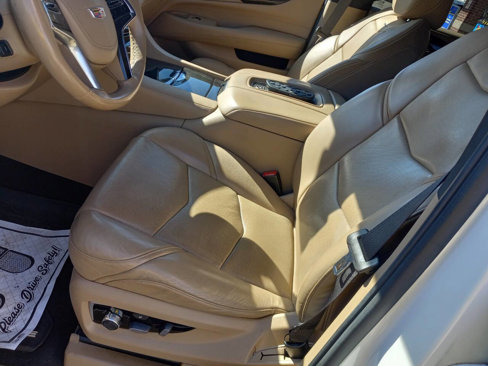 Used 2020 Cadillac Escalade Platinum image 12