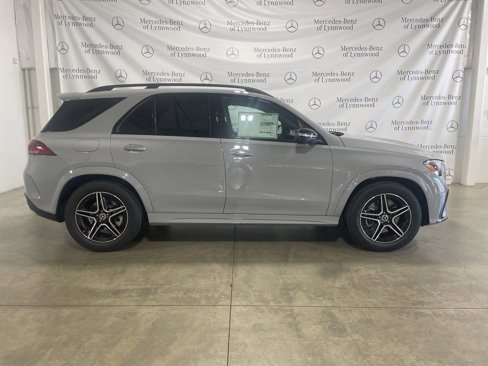 New 2025 Mercedes-Benz GLE 450 4MATIC image 2