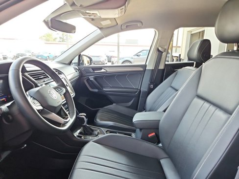 Used 2024 Volkswagen Tiguan SE image 23