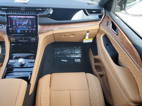 New 2025 Jeep Grand Cherokee Summit image 19