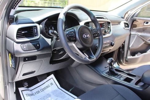Used 2017 Kia Sorento L image 22