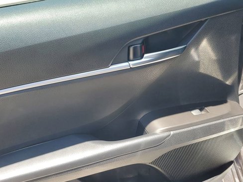Used 2023 Toyota Camry SE image 40