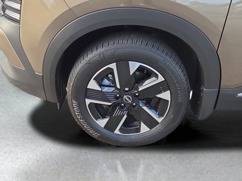 Used 2025 Nissan Kicks SV image 20
