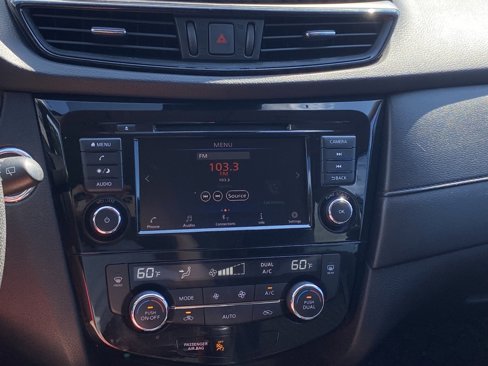 Used 2020 Nissan Rogue SV image 13