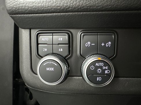 Used 2022 GMC Yukon XL Denali image 12
