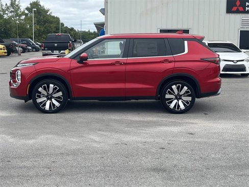 New 2025 Mitsubishi Outlander SE image 2