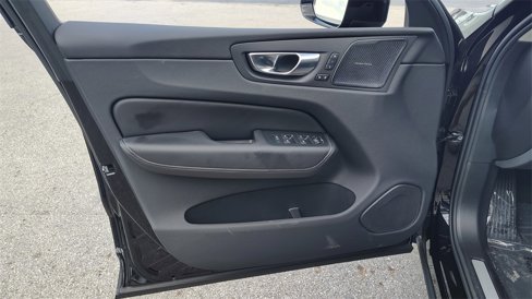 New 2025 Volvo XC60 B5 Ultra w/ Protection Package Premier image 9