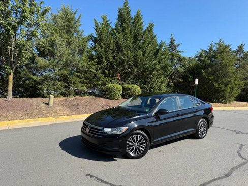 Used 2019 Volkswagen Jetta SE w/ Cold Weather Package image 1