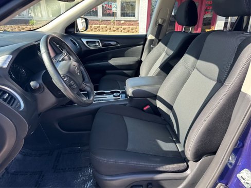 Used 2019 Nissan Pathfinder SV image 10