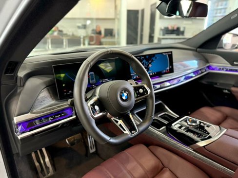 Used 2024 BMW 760i xDrive w/ Premium Package 2 image 15