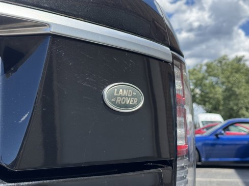 Used 2017 Land Rover Range Rover HSE image 14