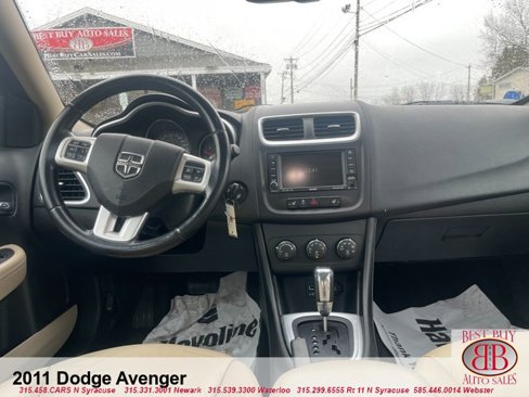 Used 2011 Dodge Avenger Lux image 11