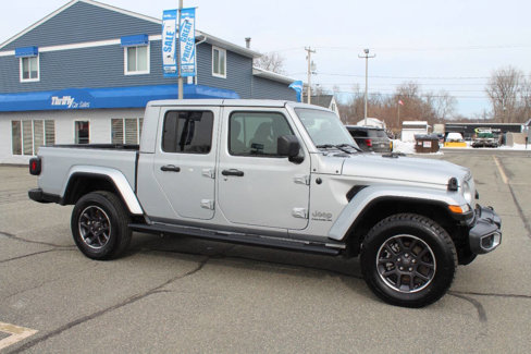 Used 2023 Jeep Gladiator Overland image 6