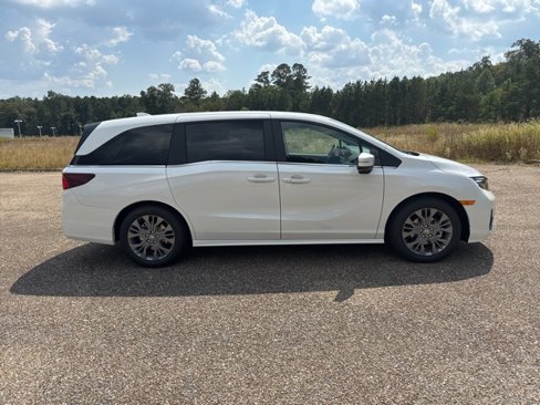 New 2026 Honda Odyssey Touring image 7