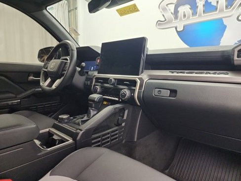 Used 2024 Toyota Tacoma TRD Sport w/ TRD Sport Upgrade Package image 24