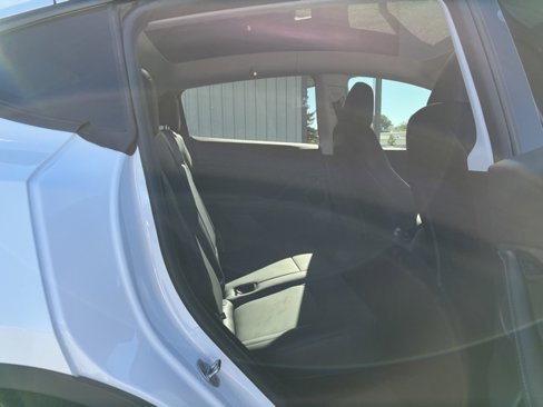 Used 2025 Tesla Model Y Performance image 29