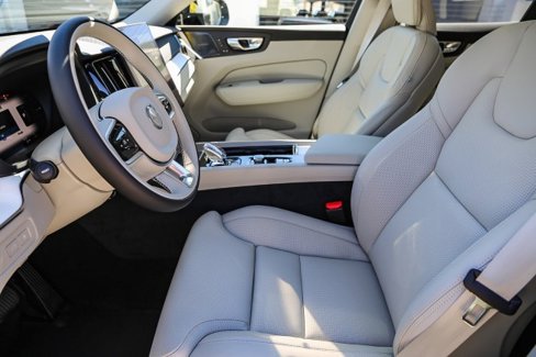 New 2026 Volvo XC60 T8 Ultra image 17