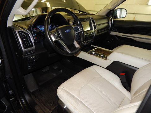 Used 2019 Ford Expedition Platinum image 3