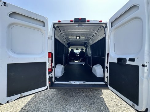 Used 2024 RAM ProMaster 2500 w/ Convenience Group image 7
