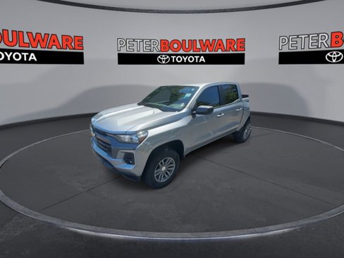 Used 2024 Chevrolet Colorado LT w/ LT Convenience Package image 7