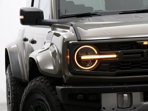 New 2025 Ford Bronco Raptor image 4