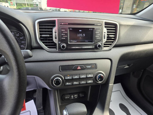 Used 2019 Kia Sportage LX image 14