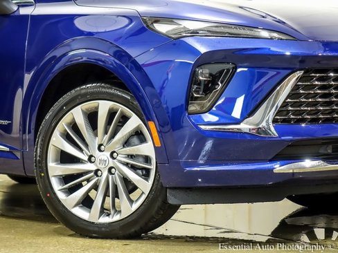 New 2025 Buick Envision Avenir image 3