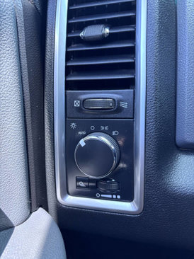 Used 2015 RAM 1500 Classic SLT image 19