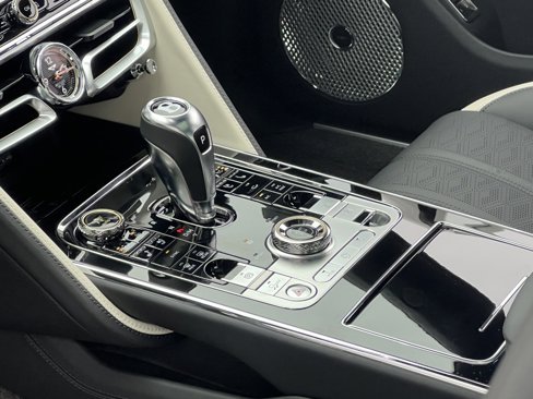 New 2025 Bentley Flying Spur Plug-In Hybrid image 35