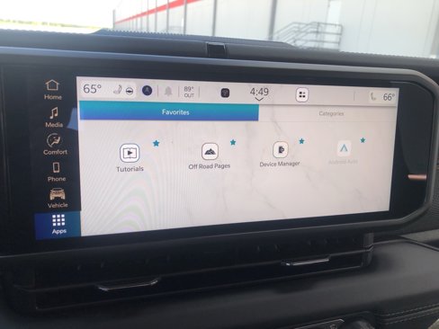Used 2025 Jeep Gladiator Mojave w/ Convenience Group image 8