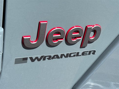New 2025 Jeep Wrangler Unlimited Rubicon w/ Technology Group image 8