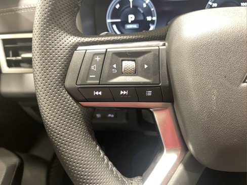 New 2025 Mitsubishi Outlander SE image 17